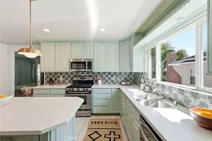 435 Eton Dr, Burbank, CA 91504 - Photo 11