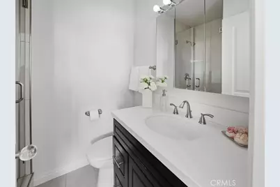 9735 Via Roma, Burbank, CA 91504 - Photo 23