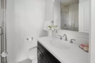 9735 Via Roma, Burbank, CA 91504 - Photo 23