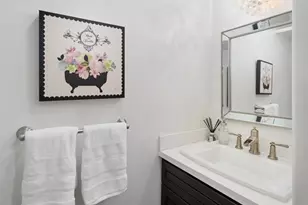 9735 Via Roma, Burbank, CA 91504 - Photo 17