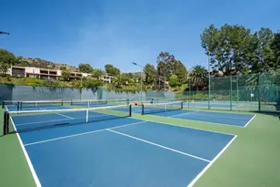 9735 Via Roma, Burbank, CA 91504 - Photo 29