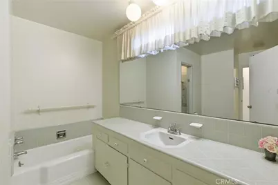 5430 Corbin Avenue, Tarzana, CA 91356 - Photo 21