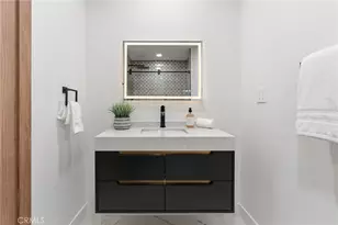 23925 Crosson Dr, Woodland Hills, CA 91367 - Photo 51