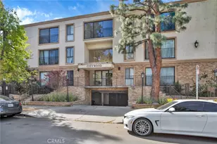 15344 Weddington St, Sherman Oaks, CA 91411 - Photo 1