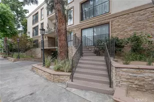 15344 Weddington St, Sherman Oaks, CA 91411 - Photo 3