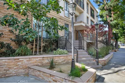 15344 Weddington Street #102, Sherman Oaks, CA 91411 - Photo 5