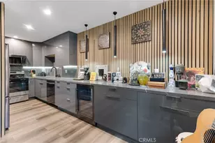 15344 Weddington St, Sherman Oaks, CA 91411 - Photo 17