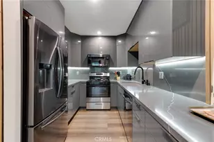 15344 Weddington St, Sherman Oaks, CA 91411 - Photo 13