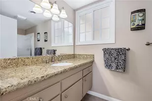 10983 Topeka Dr, Northridge, CA 91326 - Photo 17