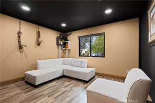 17929 Martha St, Encino, CA 91316 - Photo 19