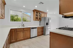 23507 Sylvan, Woodland Hills, CA 91367 - Photo 17