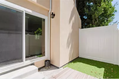 18643 Burbank #7, Tarzana, CA 91356 - Photo 21
