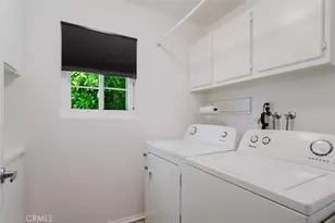 18643 Burbank, Tarzana, CA 91356 - Photo 15