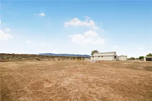 5981 La Mesa Rd, Phelan, CA 92371 - Photo 37