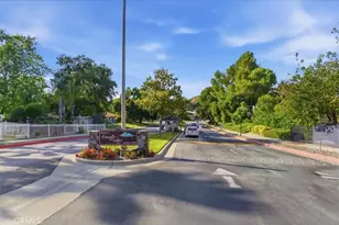 26831 Ave Of The Oaks, Newhall, CA 91321 - Photo 15