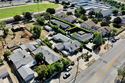 10918 Laurel Canyon, San Fernando, CA 91340 - Photo 21