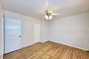 10918 Laurel Canyon, San Fernando, CA 91340 - Photo 15