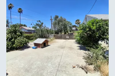 10918 Laurel Canyon, San Fernando, CA 91340 - Photo 27