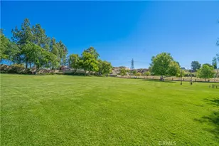 27939 Caraway Ln, Saugus, CA 91350 - Photo 31