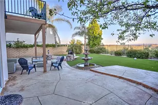 27604 Redwood Way, Castaic, CA 91384 - Photo 13