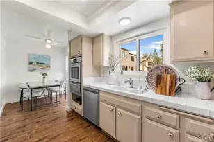 21801 Burbank, Woodland Hills, CA 91367 - Photo 19