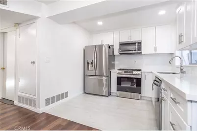 10125 De Soto #45, Chatsworth, CA 91311 - Photo 5