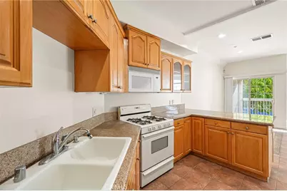 1201 Viola Avenue #104, Glendale, CA 91202 - Photo 13