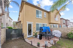 19527 Opal Ln, Saugus, CA 91350 - Photo 9