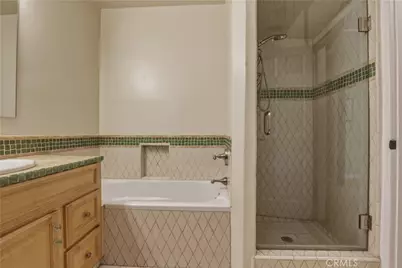 11592 Kling Street, Valley Village, CA 91602 - Photo 19