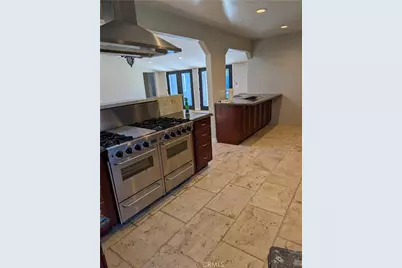 11592 Kling Street, Valley Village, CA 91602 - Photo 9