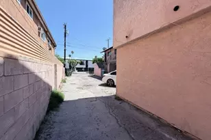 6827 Radford, North Hollywood, CA 91605 - Photo 5