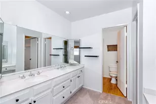 18344 Collins St, Tarzana, CA 91356 - Photo 13