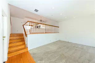 18344 Collins St, Tarzana, CA 91356 - Photo 3
