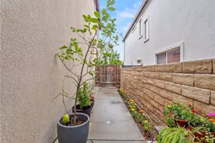 24842 Noelle, Newhall, CA 91321 - Photo 27