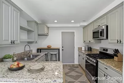 11560 Honeyglen Road, Pacoima, CA 91331 - Photo 9