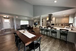 27436 Garza Dr, Saugus, CA 91350 - Photo 3