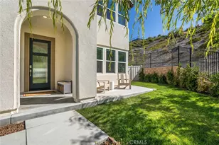 17701 Ridgeline Ct, Saugus, CA 91350 - Photo 3