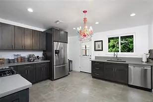 22701 Martha St, Woodland Hills, CA 91367 - Photo 3