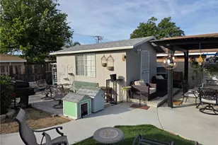 25074 Walnut, Newhall, CA 91321 - Photo 3