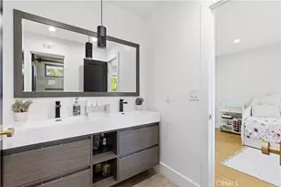 13130 Albers, Sherman Oaks, CA 91401 - Photo 29