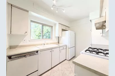 6041 Fountain Park Lane #11, Woodland Hills, CA 91367 - Photo 9