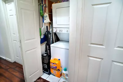 708 W 40th, Los Angeles, CA 90037 - Photo 29