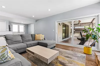 5704 Larryan Drive, Woodland Hills, CA 91367 - Photo 3