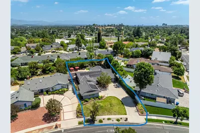 5704 Larryan Drive, Woodland Hills, CA 91367 - Photo 35