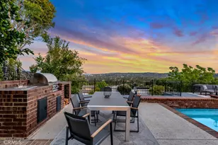 5952 Woodland View Dr, Woodland Hills, CA 91367 - Photo 19