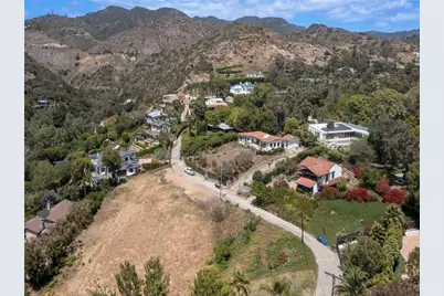 27061 Sea Vista Dr., Malibu, CA 90265 - Photo 11