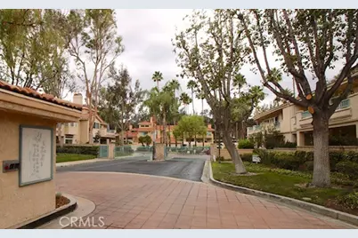 23930 Arroyo Park Drive #107, Valencia, CA 91355 - Photo 3