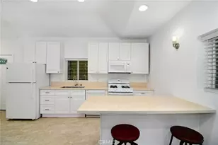 6508 Moorcroft Ave, Woodland Hills, CA 91303 - Photo 37