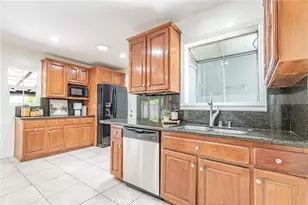 7247 Donna Ave, Reseda, CA 91335 - Photo 17