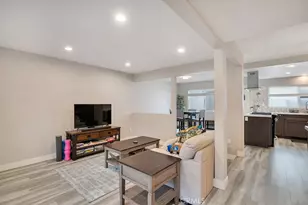 110 Jeranios Ct, Thousand Oaks, CA 91362 - Photo 11